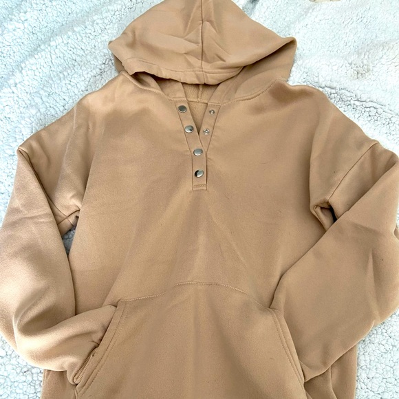 Size M tan coloured hoodie. - Picture 1 of 1